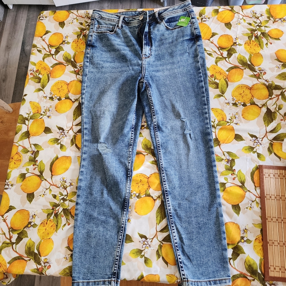 BNWT George distressed skinny jeans